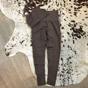 Set Active leggings and matching bra
